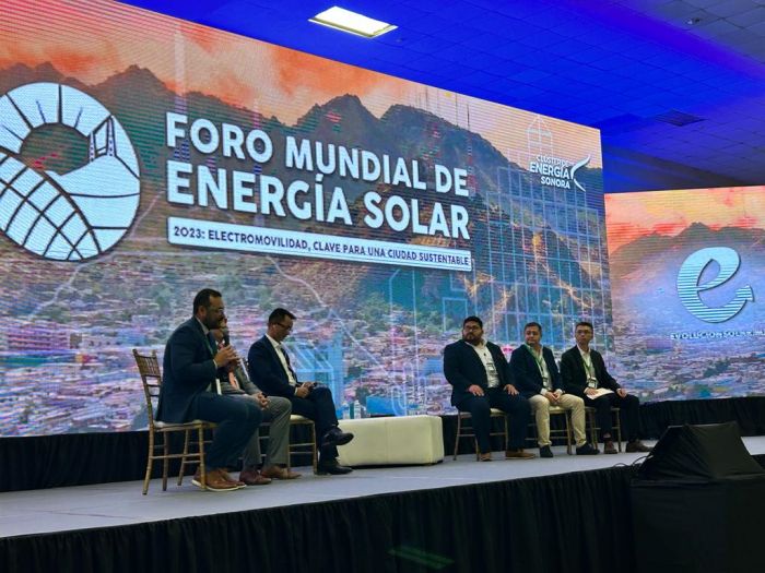 GCLSI Executive Attends World Solar Energy Forum, Sharing Trends that Push Solar Innovation